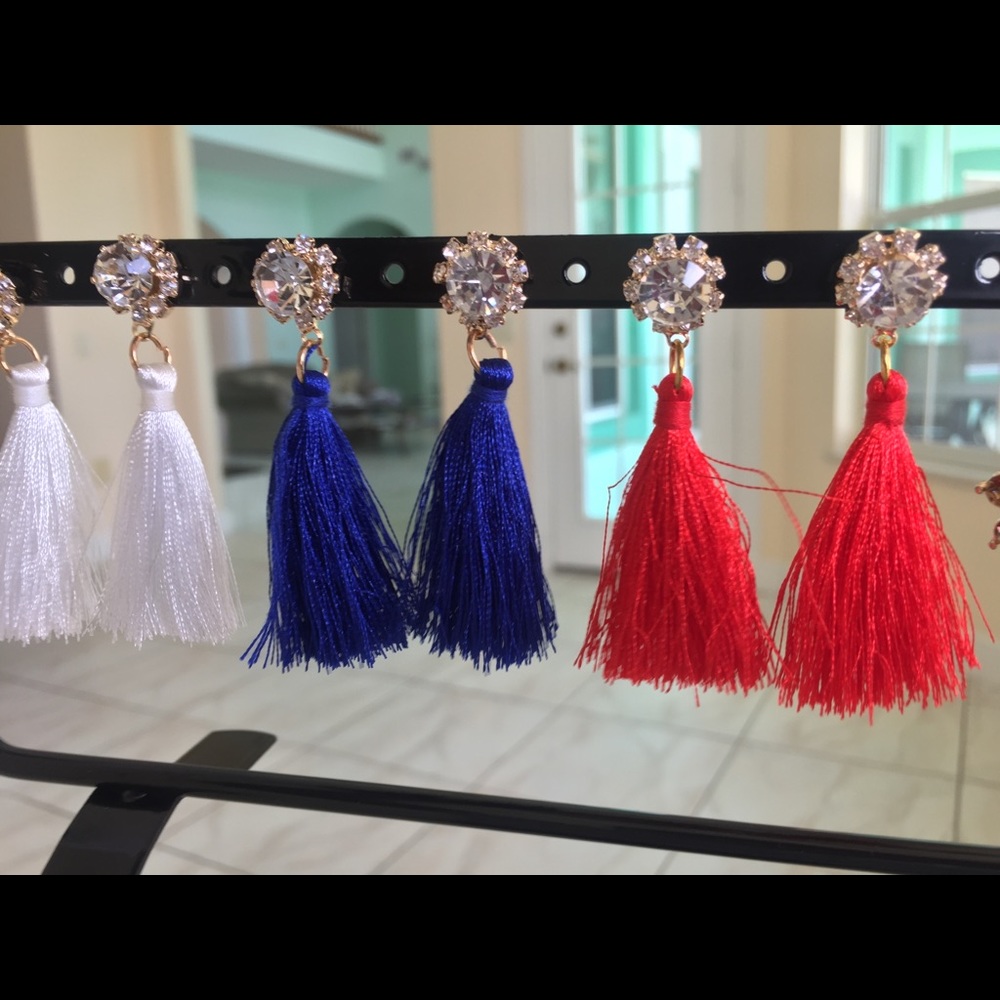 Fashionable hanging earrings.